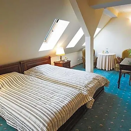 Bursztynowy Palac 4*