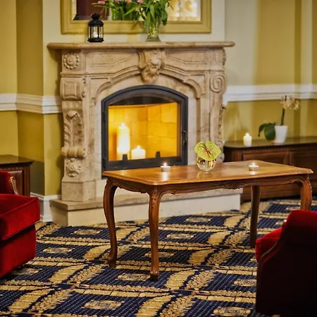 Bursztynowy Palac Hotell 4*