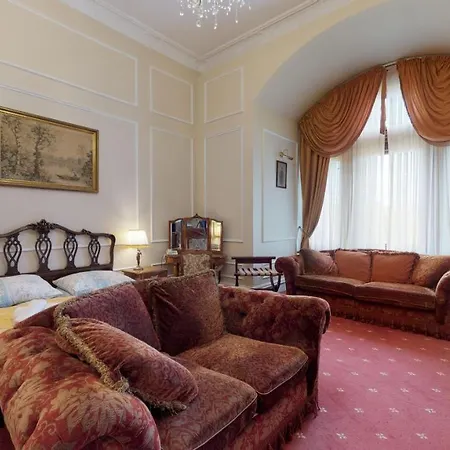 Hotel Bursztynowy Pałac 4*
