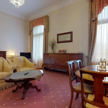 Bursztynowy Palac 4*