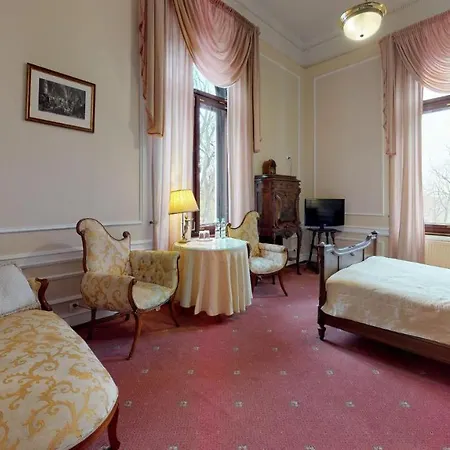 Bursztynowy Palac Hotell 4*