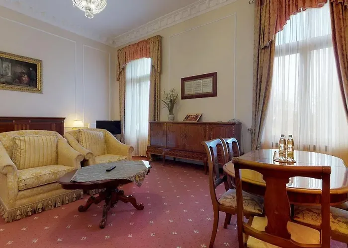 Bursztynowy Palac 4*